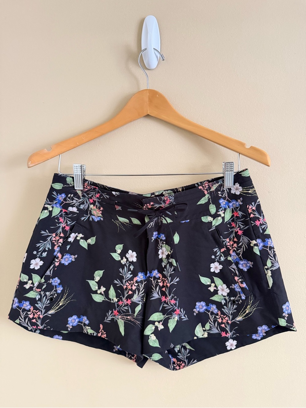 Athleta Women’s Board Shorts Size 2